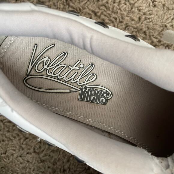 Volatile Kicks Cody Chunky Platform Sneakers Women’s Size 7.5 White Studded Y2K - Picture 6 of 13